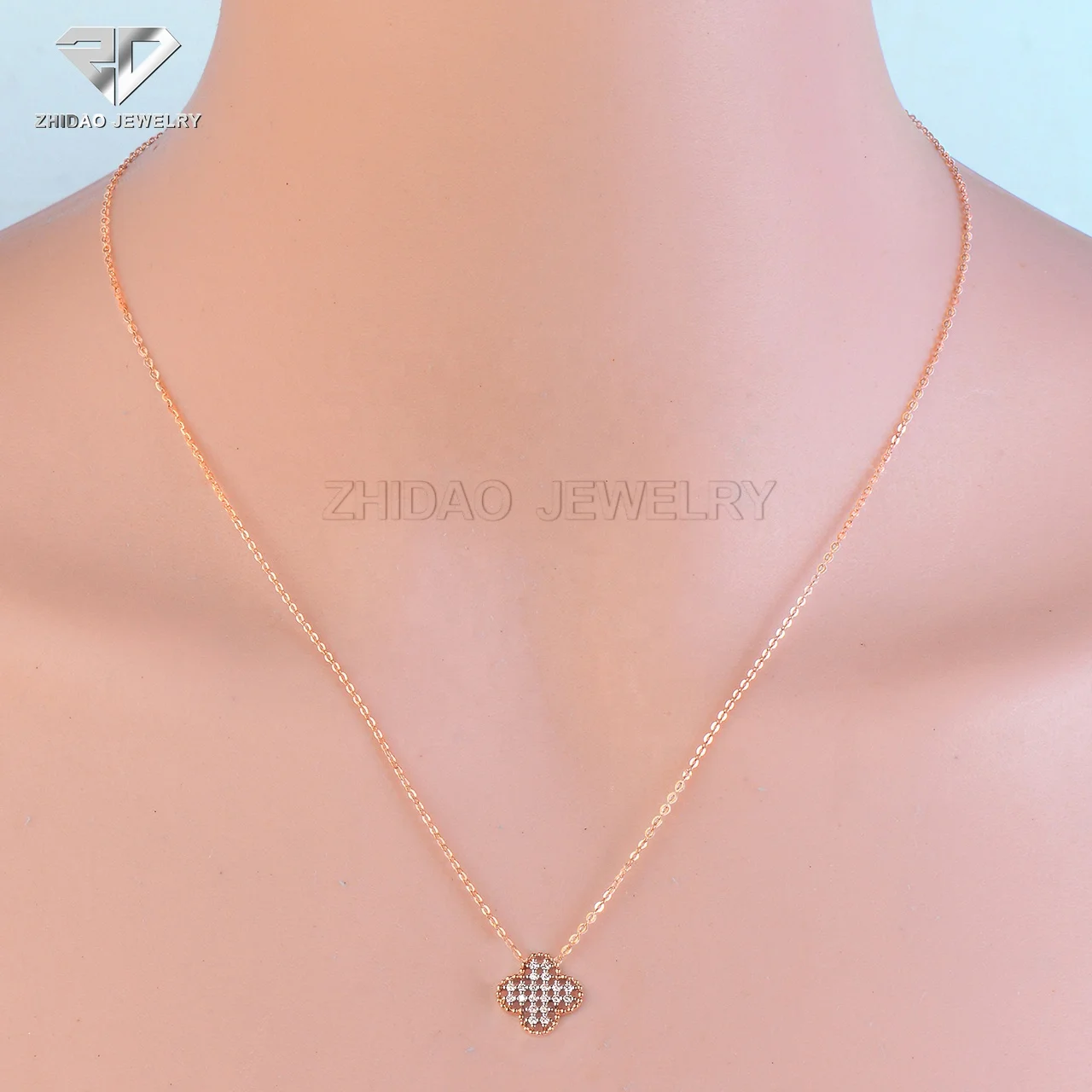 Wholesale charm diamond jewelry pure 18k gold necklace jewelry lucky four-leaf Clover diamond pendant necklaces for women