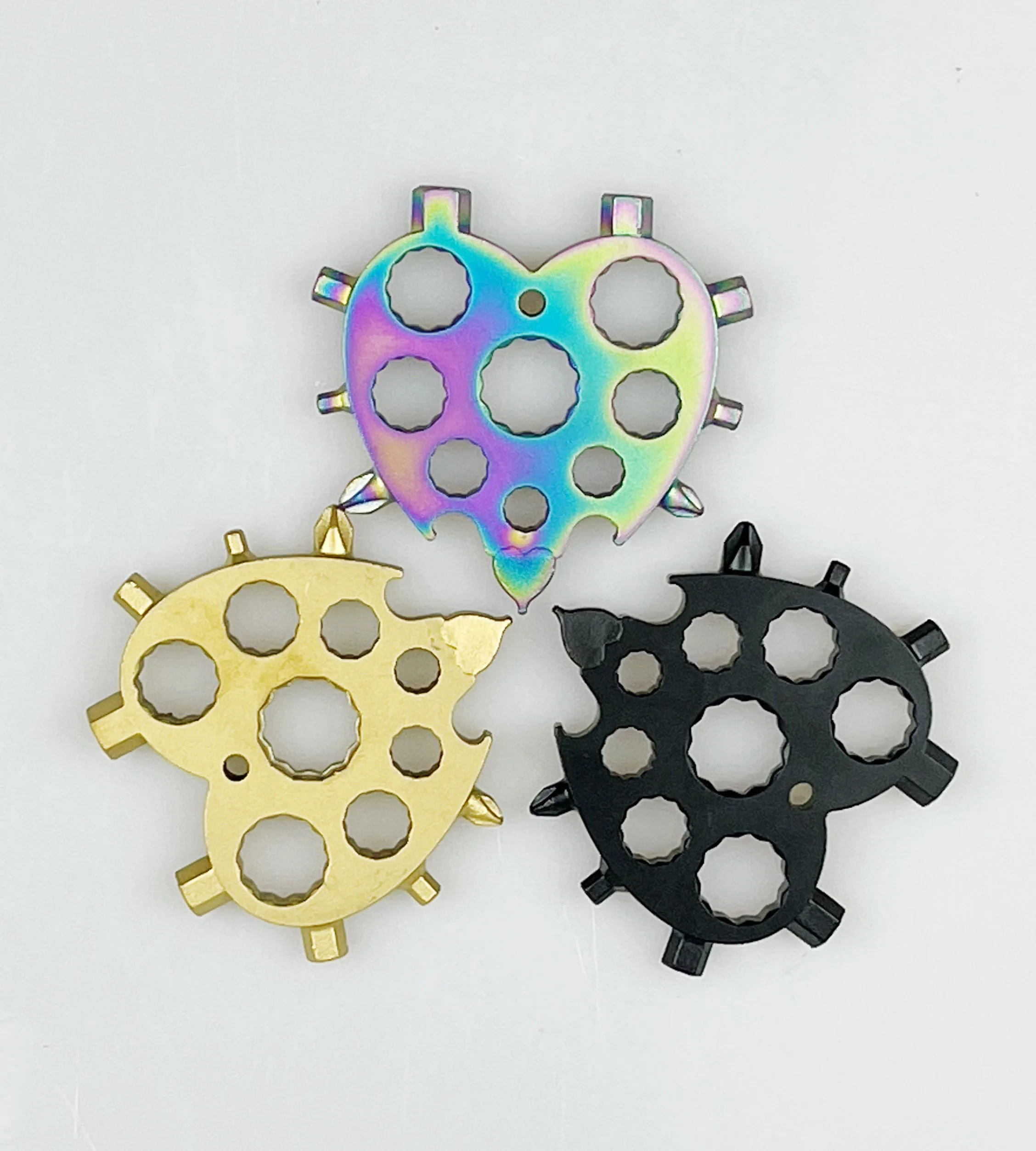 Love gift new stainless steel snow heart-shaped multi-purpose tools outdoor helper love board hand