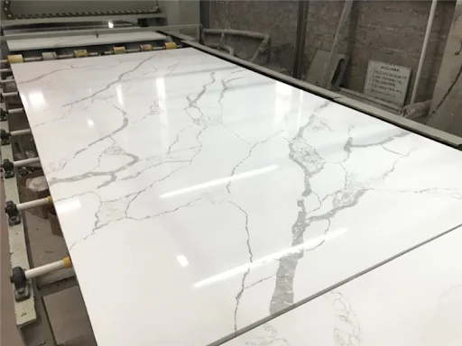 BOTON STONE Best Quality Artificial Stone Kitchen Countertop White Floor Tiles Chinese Calacatta Quartz Slab
