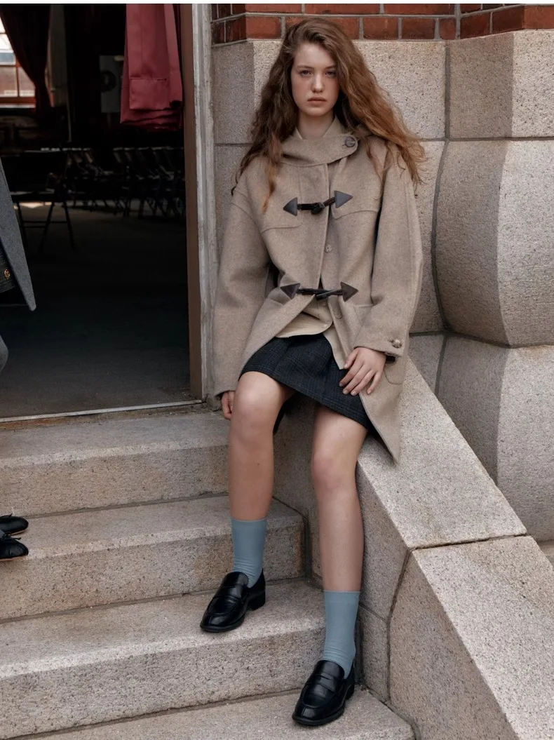 Women wool horn button mid-length woolen coat