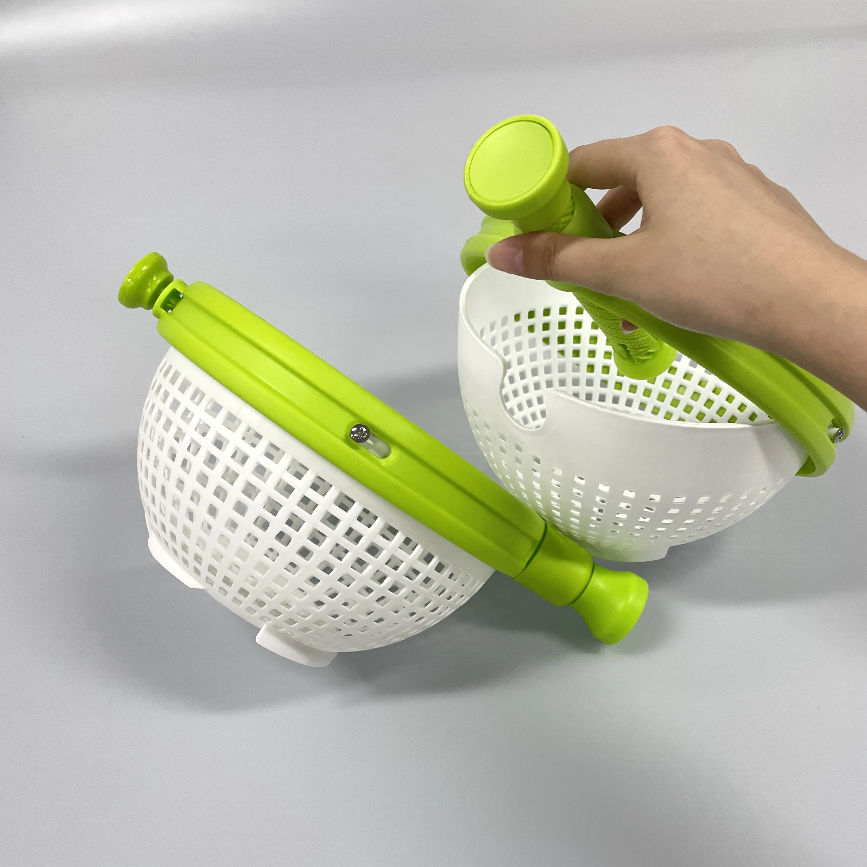 2023 Useful Vegetable and Fruit Salad Spinner Scratch Resistant Plastic Spina Colander Salad Spinner Colander