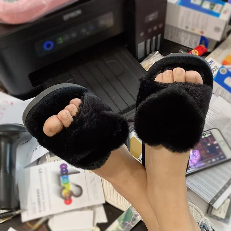 Fusheng Custom logo Warm Ladies Fashion Flat Shoes Female Open Toe Memory Foam Cute Love Heart Plush Fur Women Home Slipper