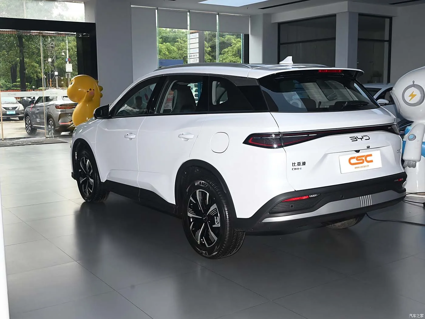 2025 BYD DM-i 05 115 км модели морского льва Новые гибридные автомобили Euro VI с турбодвигателем кожаные сиденья левое Рулевое управление