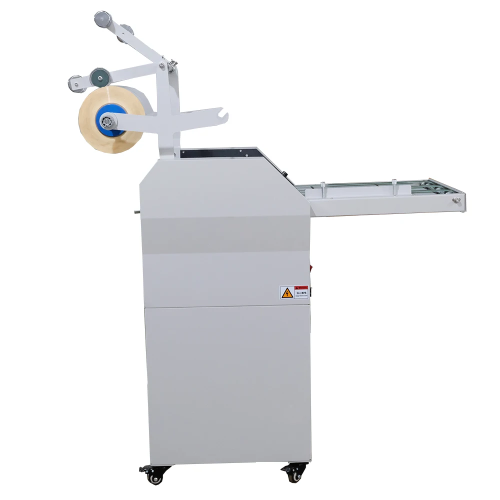 SMFM520B Oil Heating Digital Matt Film Laminator Machine with Slitting