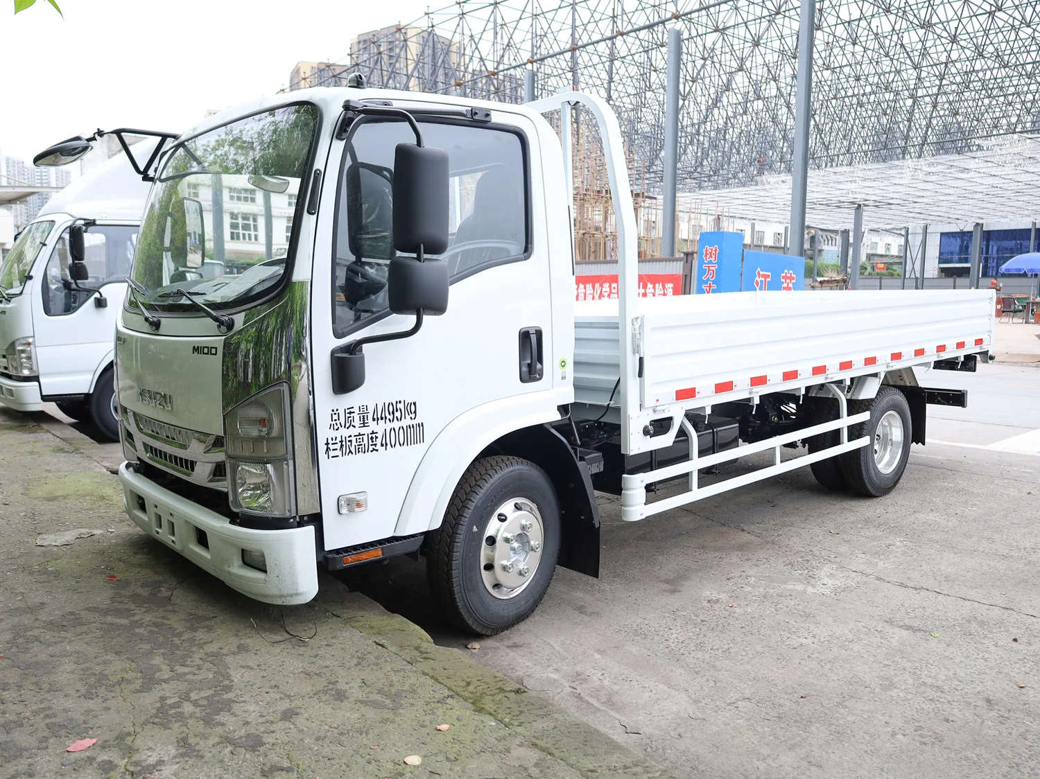 China cargo truck isuzu 4 wheeler in peru from south korea alibaba supplier 2 tons 4x2 trucks camiones for sale