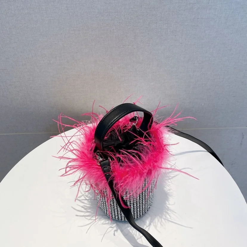 Hot fashion women round diamond bucket bags with feather Sweat Girls Bling fur bags Ladies shiny rhinestone evening clutch purse