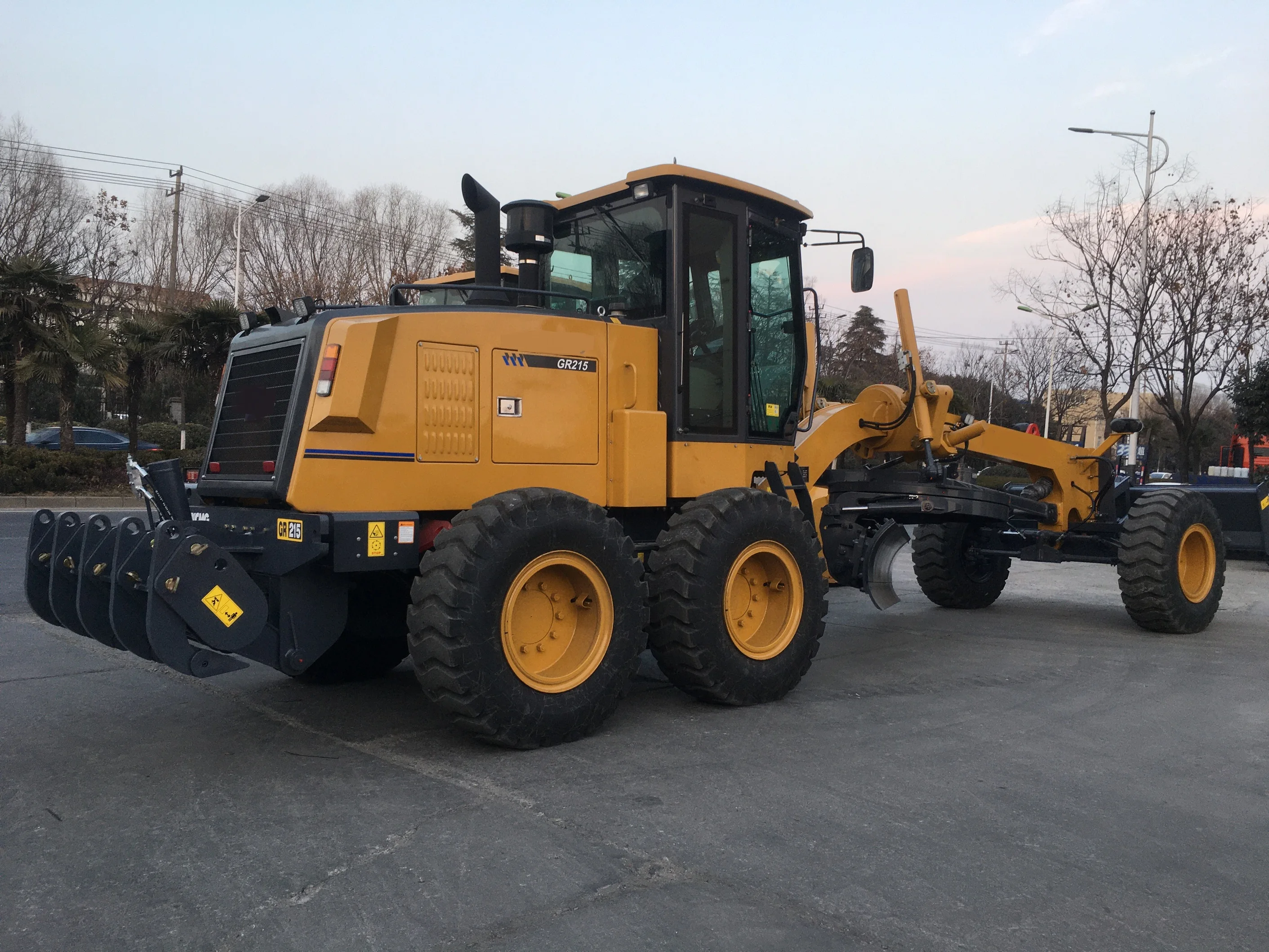 new design 215HP motor graders GR215 motor grader blade cutting edge in Solomon Islands