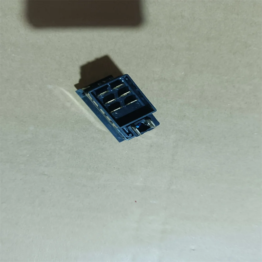 Hot Sale 3726050-398 Hazard Alarm Switch Assembly   For Faw Truck Parts  High Quality