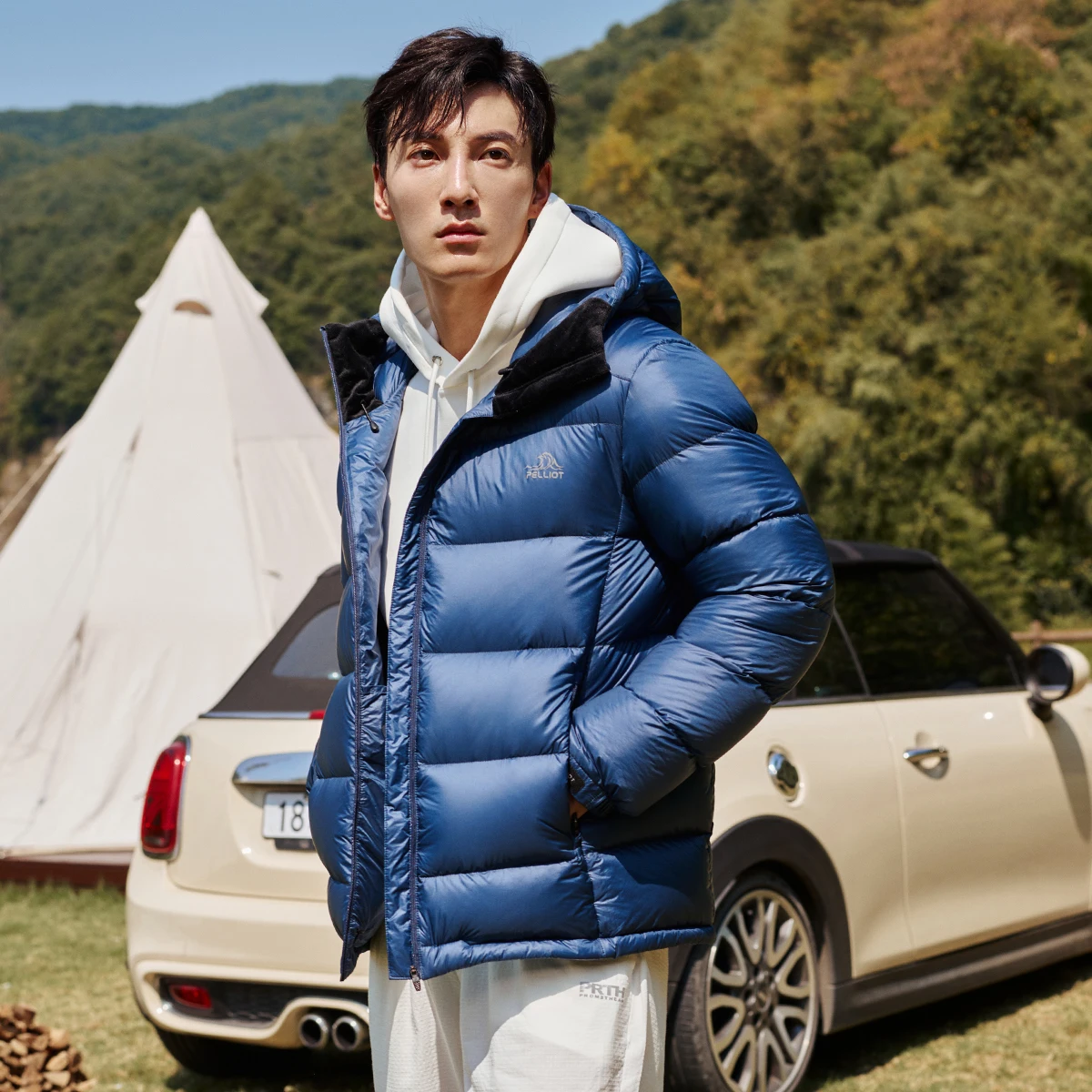 Custom high quality down jacket men fashion 1000 filling windproof warm ultralight 95% white goose down jackets