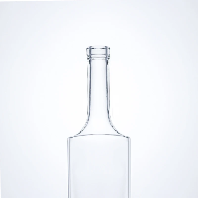 700ml 750ml Customized Super Flint Cylinder Spear Spirit Glass Bottle with Cork for Whisky Rum Gin Beverage for Distillery