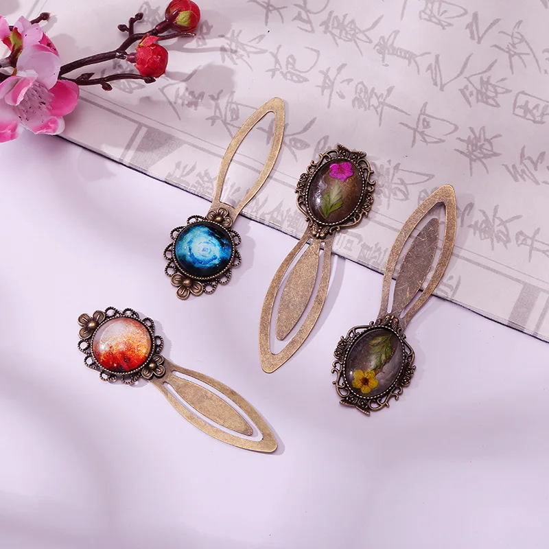 Creative Gypsophila Dry Flower Metal Bookmark Back Shape Cultural and Creative Supplies Book Clip Retro Crystal Glass Bookmark
