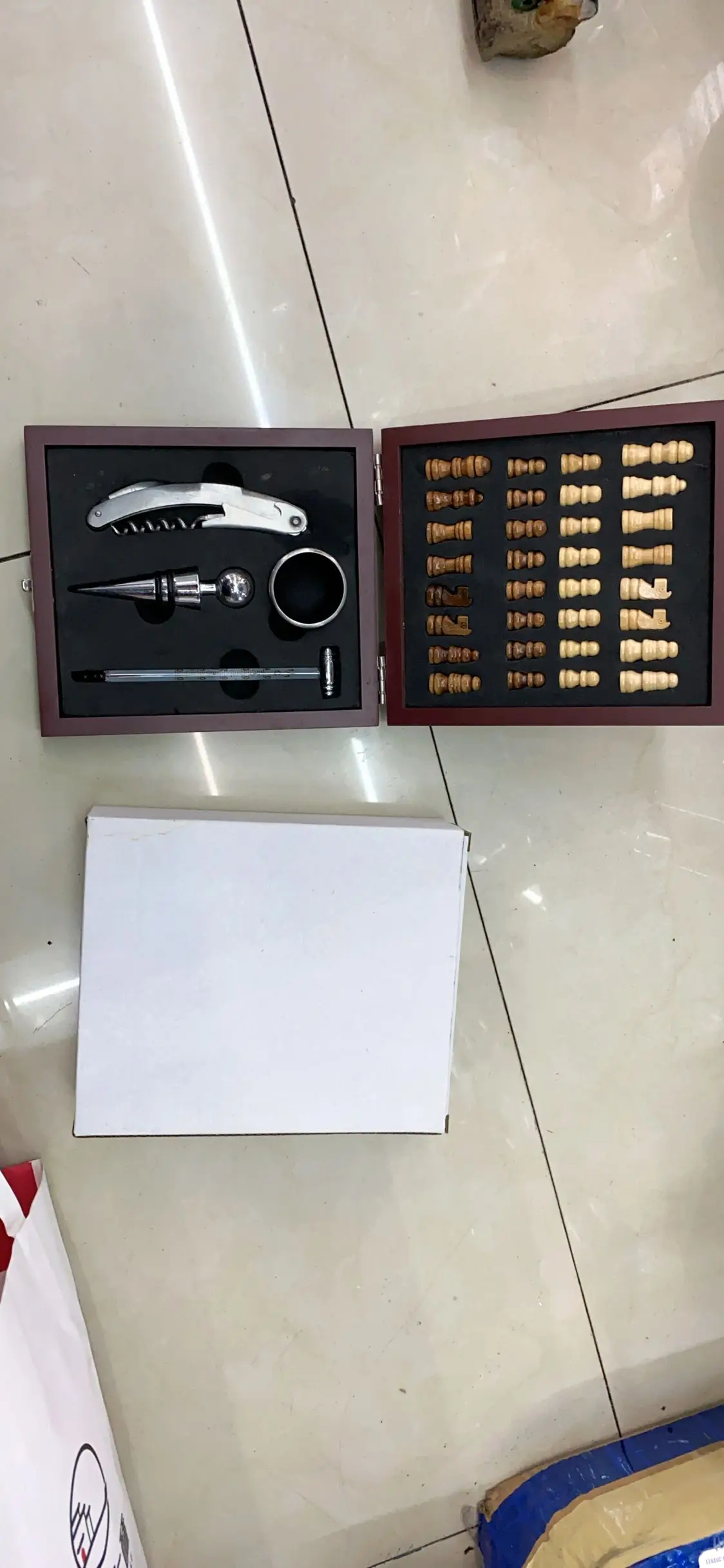 K0428-4w Wooden Box With International Chess Wine Tools Set