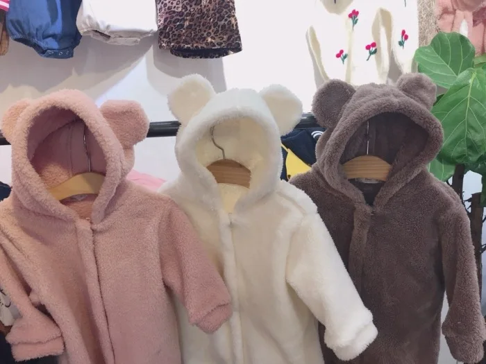 Ivy70133B Spring new year cotton baby girl print romper jumpsuit with hats kids cute bear clothing