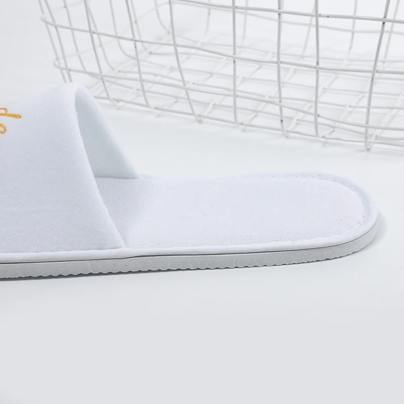 Closed Toe Wedding Slipper for Guest Custom Logo Plush Eva Slipper Bridal Slippers Wedding