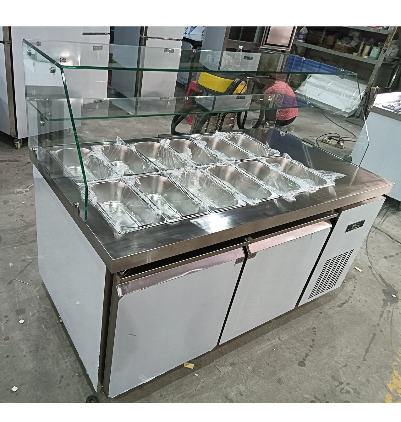Affordable Stainless Steel Refrigerator Counter Top Salad Bar for Keep Sandwich and Pizza Fresh and Cooled