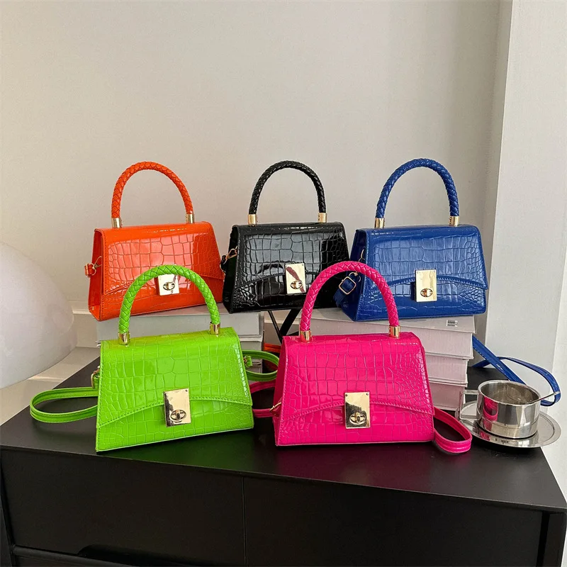 Customized2023 vintage small bag female 2023 new trend fashion casual texture single shoulder crossbody bag