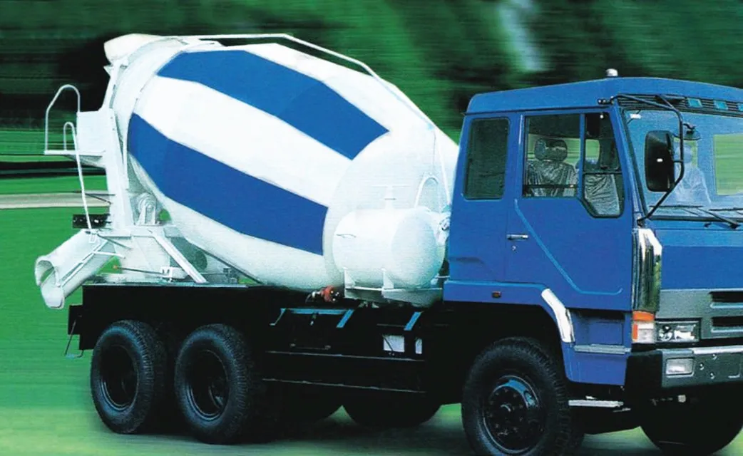 JCD9B concrete truck mixer It has the dual capacity of carrying and mixing concrete