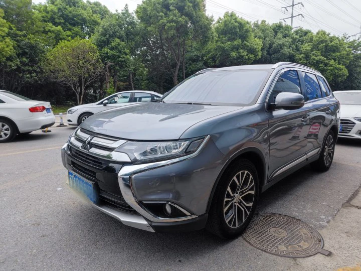 Mitsubishi Outlander used car was registered in April 2018 with 2.0L displacement and has driven 55,300 kilometers