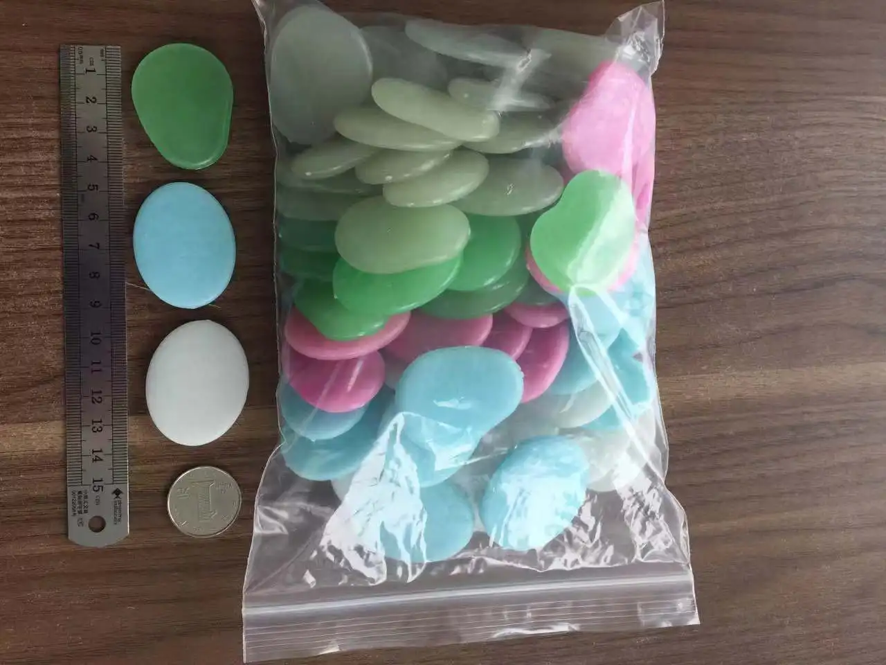 environmental blue colored photoluminescence glow in the dark luminous sand stone pebbles for home aquarium fish tank ornament