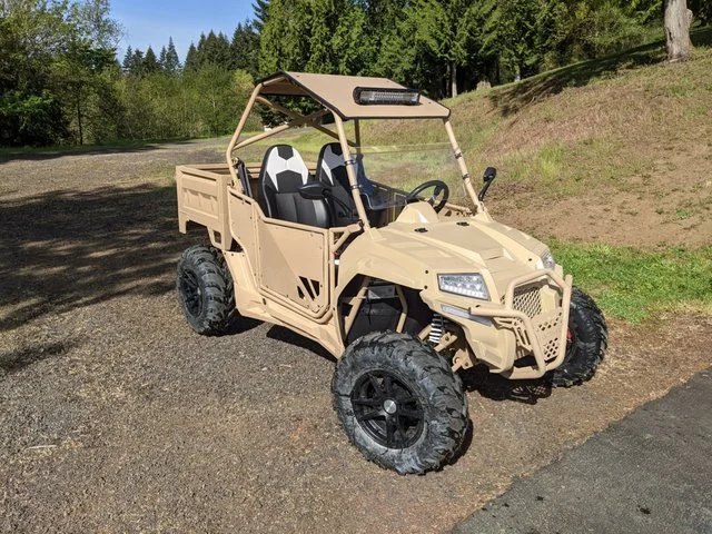 Can-Am Defender PRO XT Flat Bed styles FARM UTV side by side 4WD shaft  drive with big cargo box, hydraulic dumper, EPA/CE 2022