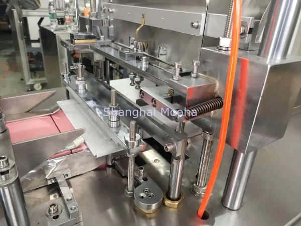 Tea Box Cellophane Overwrapping Packaging Machine Tissue Poker Play Card 3D Film Packing Machinery Perfume Snack Box Packer