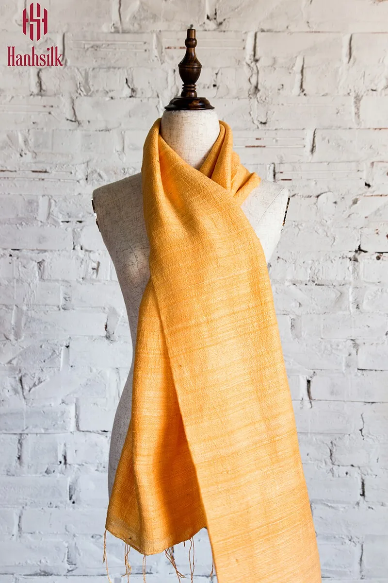 Manufacture of tussore scarf natural dyeing, natural color, eye-catching branded Hanhsilk