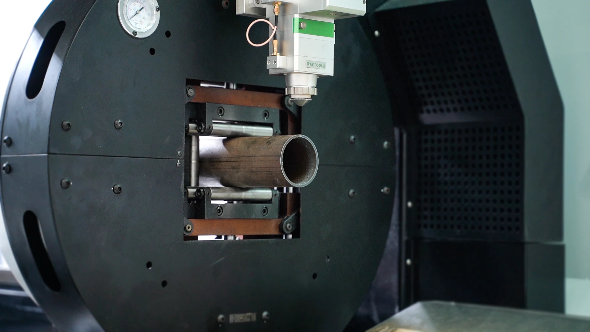 Fiber Laser Cutting Machine 1000W-6000W Metal Sheet Cutter Machine with Working Area 6000 X1500mm for SS/CS/ MS