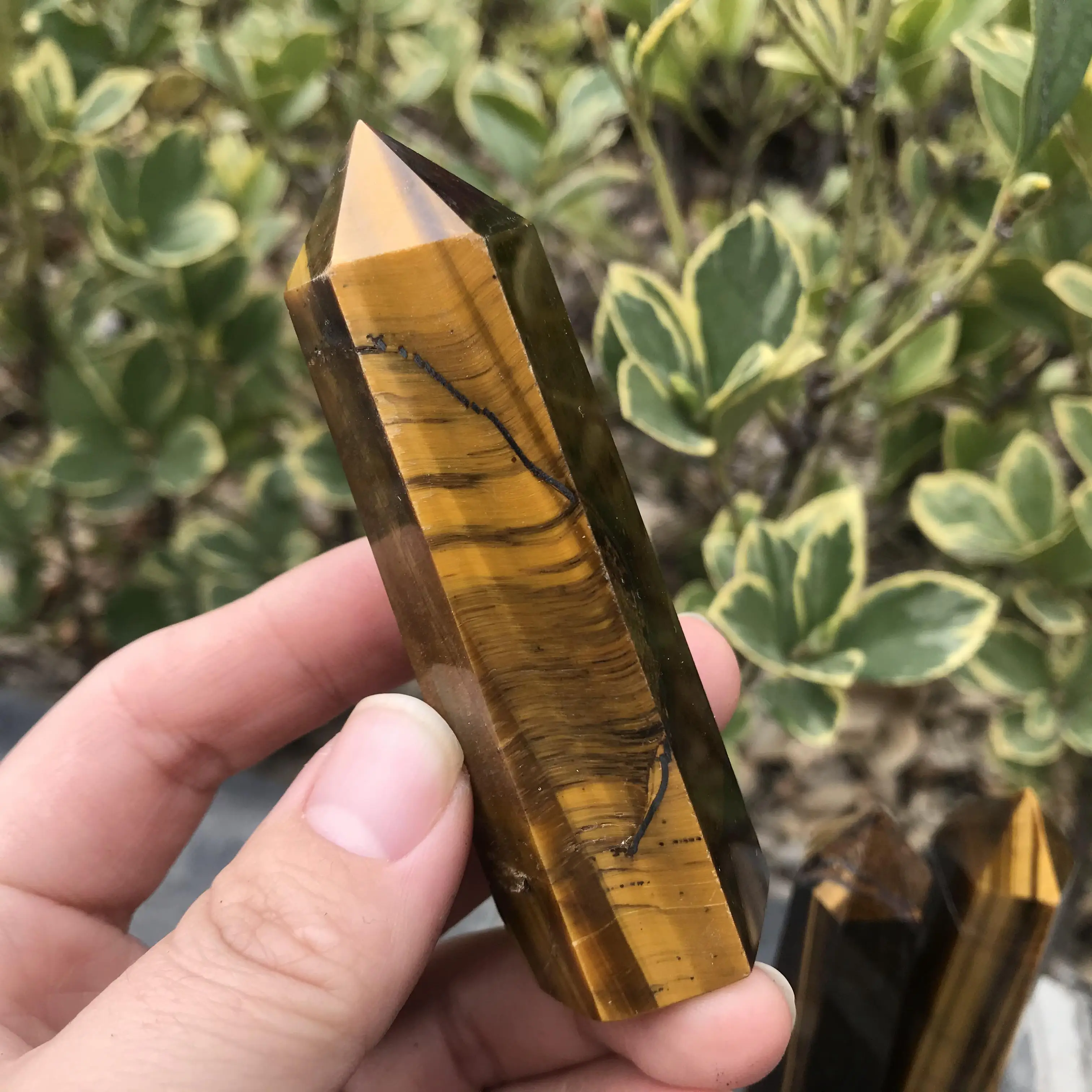 Factory customized natural high quality tiger eye tower point fengshui healing gemstones for home decor