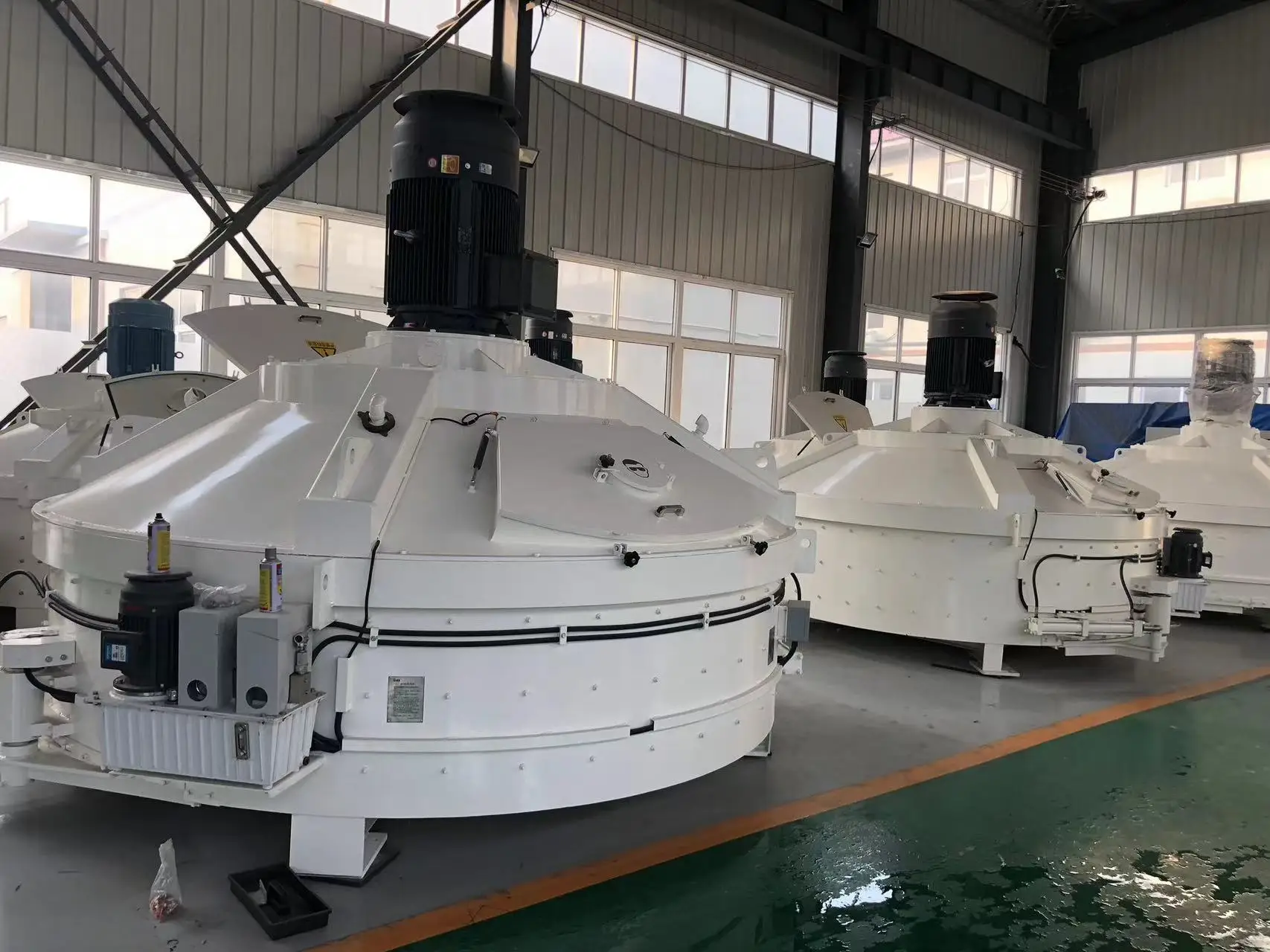 Factory Manufacture DMP330 Easy Maintenance Mobile Vertical 0.33 Cubic Meter Concrete Mixer Price Planet Mixer For Sale