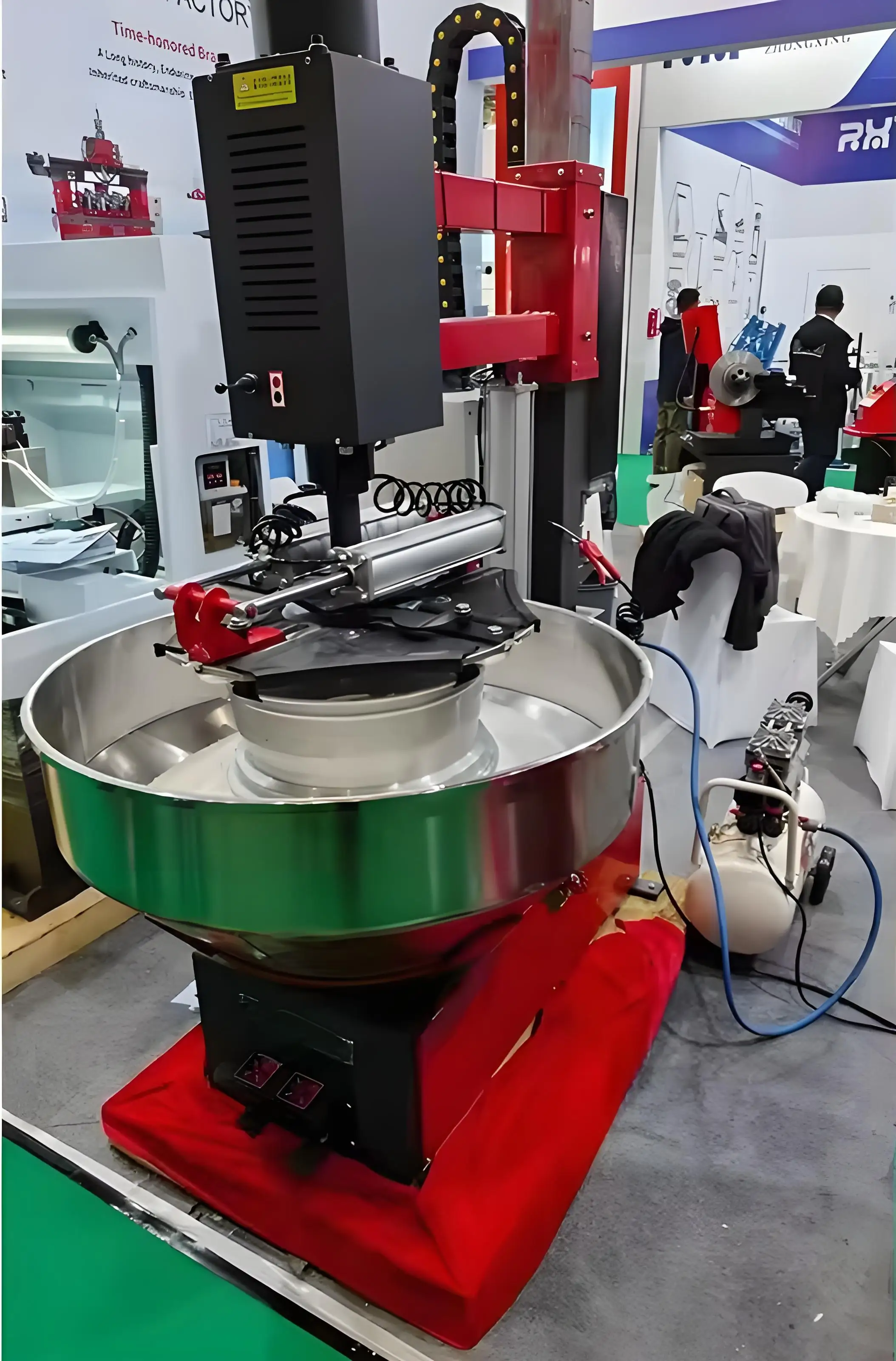 Factory price Fully Automatic  Wheel Polishing Machine For Car Alloy Rim Repair Grinding Wheel Polishing Machine