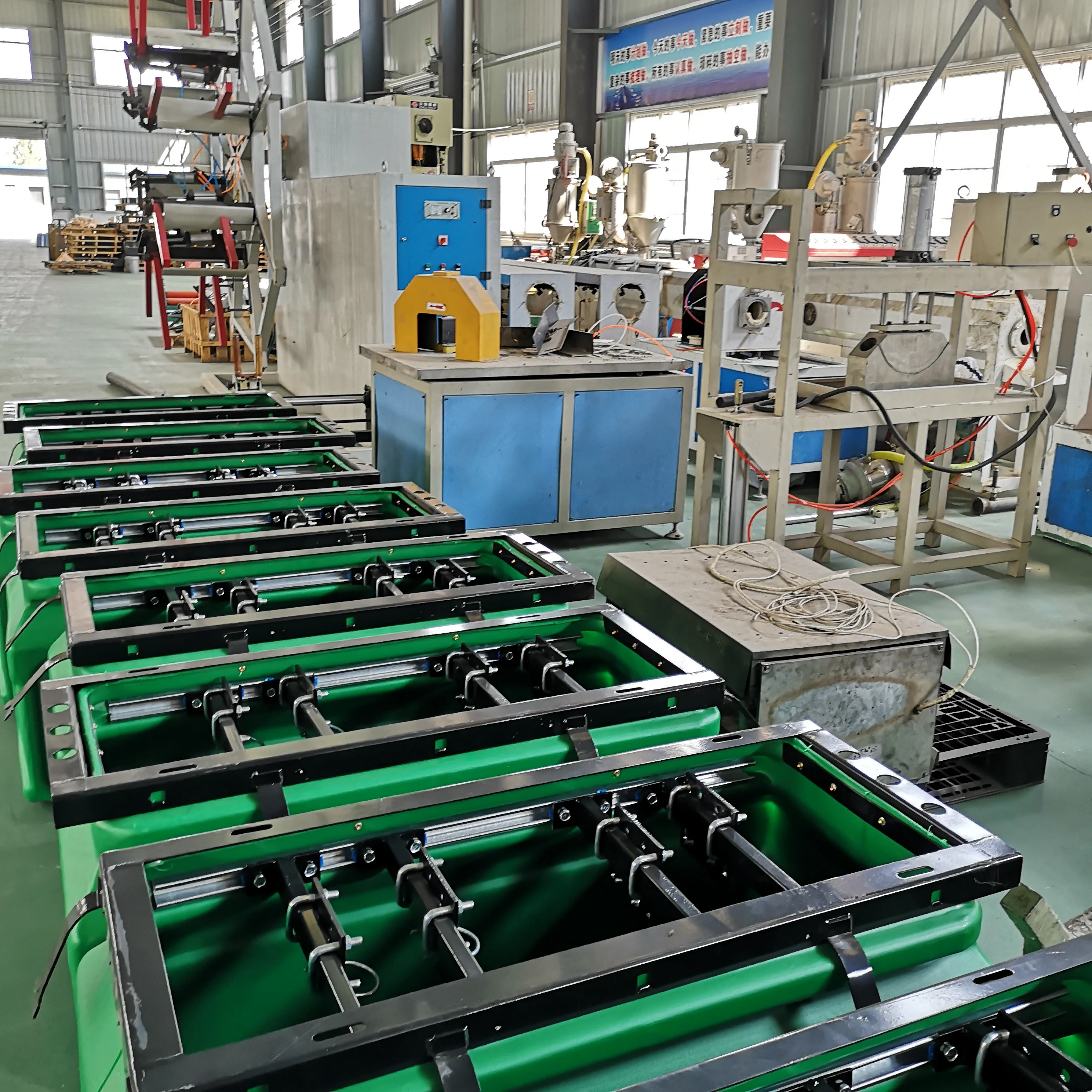 PE100 hdpe fitting equal pipe coupling price Polyethylene Gas Pipe Electrofusion Welding Sleeve Coupling