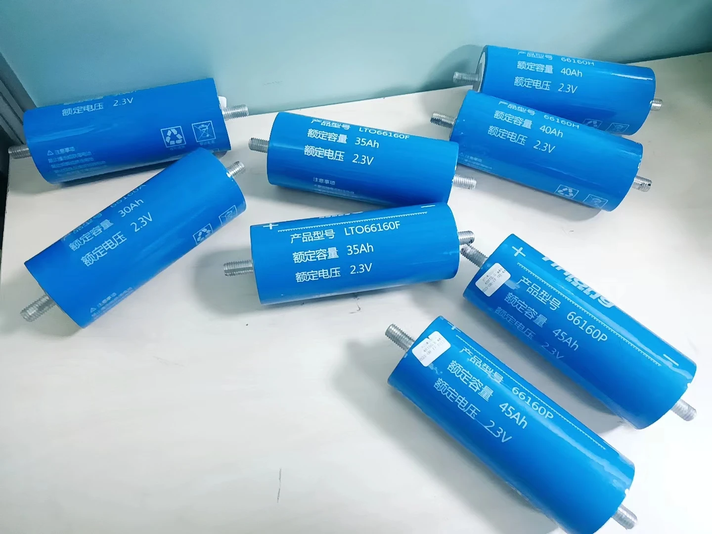 New Yinlong Lto Battery 40ah 45ah 2.3v 30ah 35ah Yinglong 66160 Discharge Lithium Titanate Battery