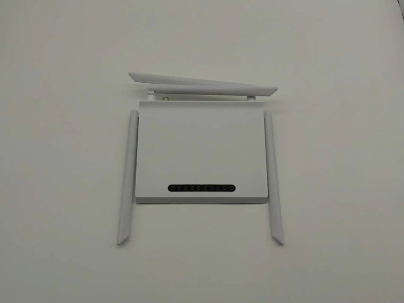 Hot-selling FTTH Modem CATV ZC-500GWT XPON 4GE+AC1200 WiFi 5+1CATV Dual Band ONT