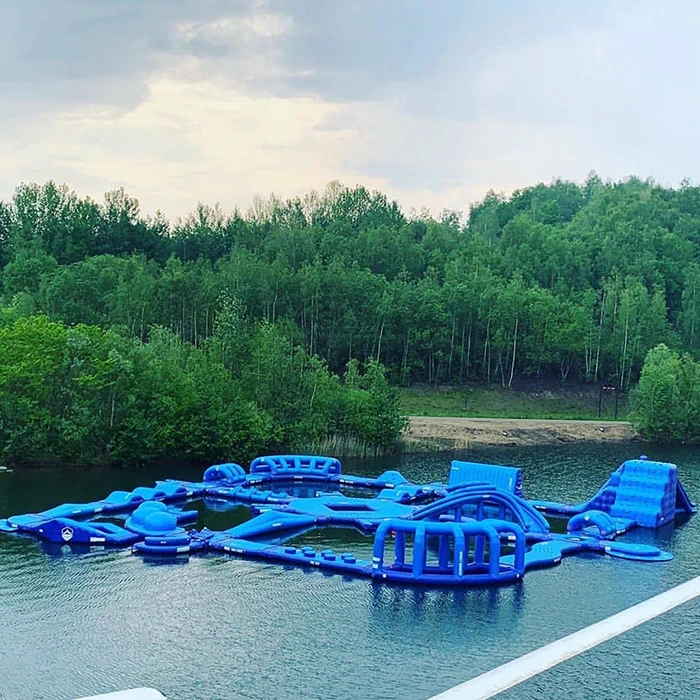 Inflatable factory wholesale water floating obstacle course for pool