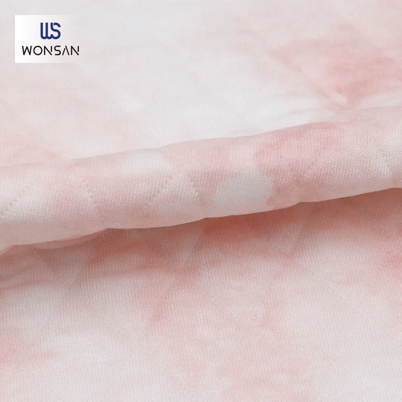 China High Quality Polyester Rayon Fall and Winter Jacket Hoodies Rhombus Interlayer Jacquard Digital Printing Knitted Fabric