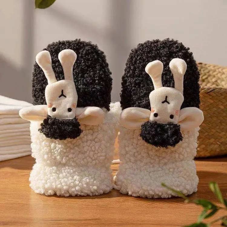 Новые перчатки без пальцев из овечьей шерсти для женщин и девушек, зимние варежки с милыми мультяшными овечьими куклами, повседневные уличные плотные теплые перчатки, подарки