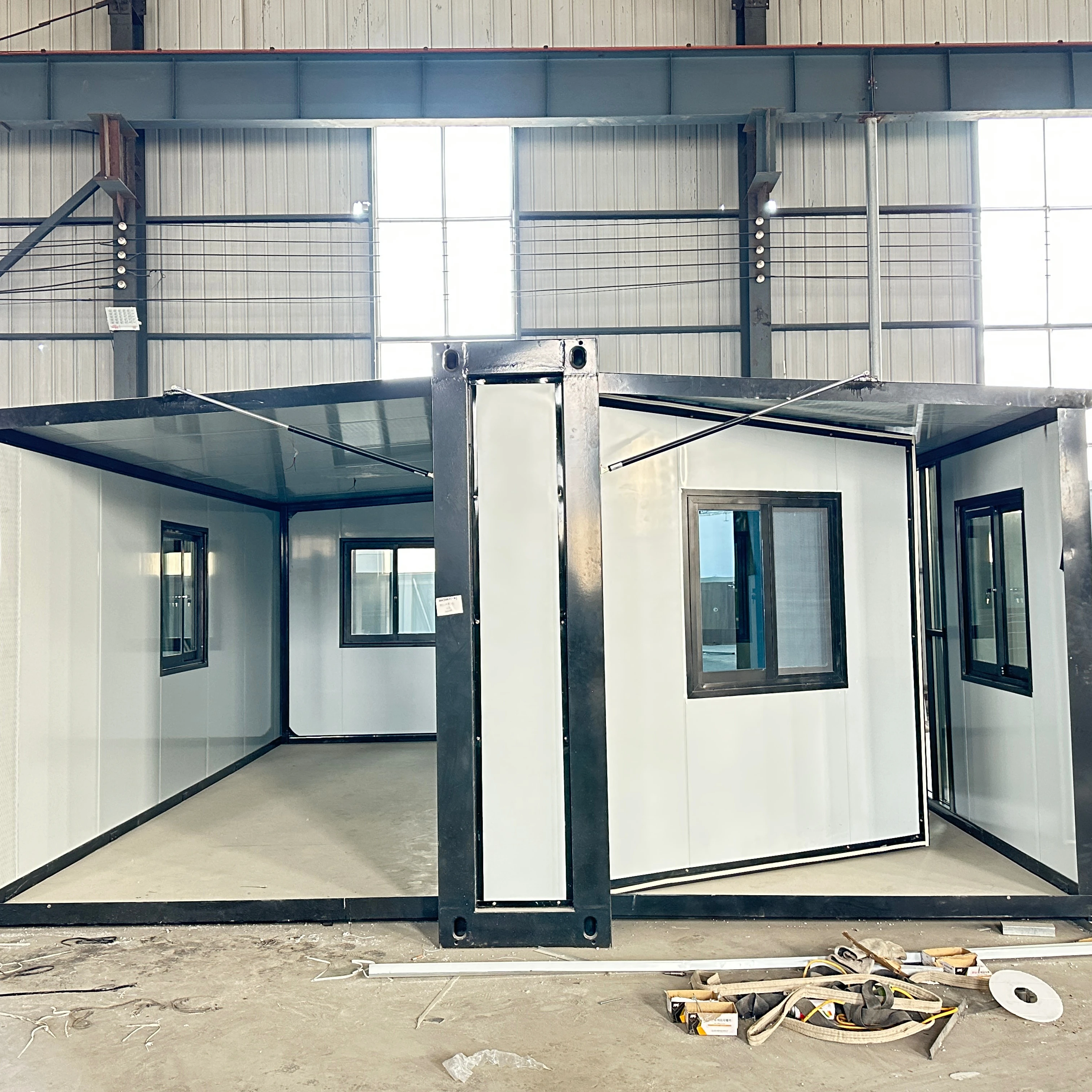 Fast Installed 4 Bedroom Prefabricated House Mobile Home Expandable Container Contains Living Room