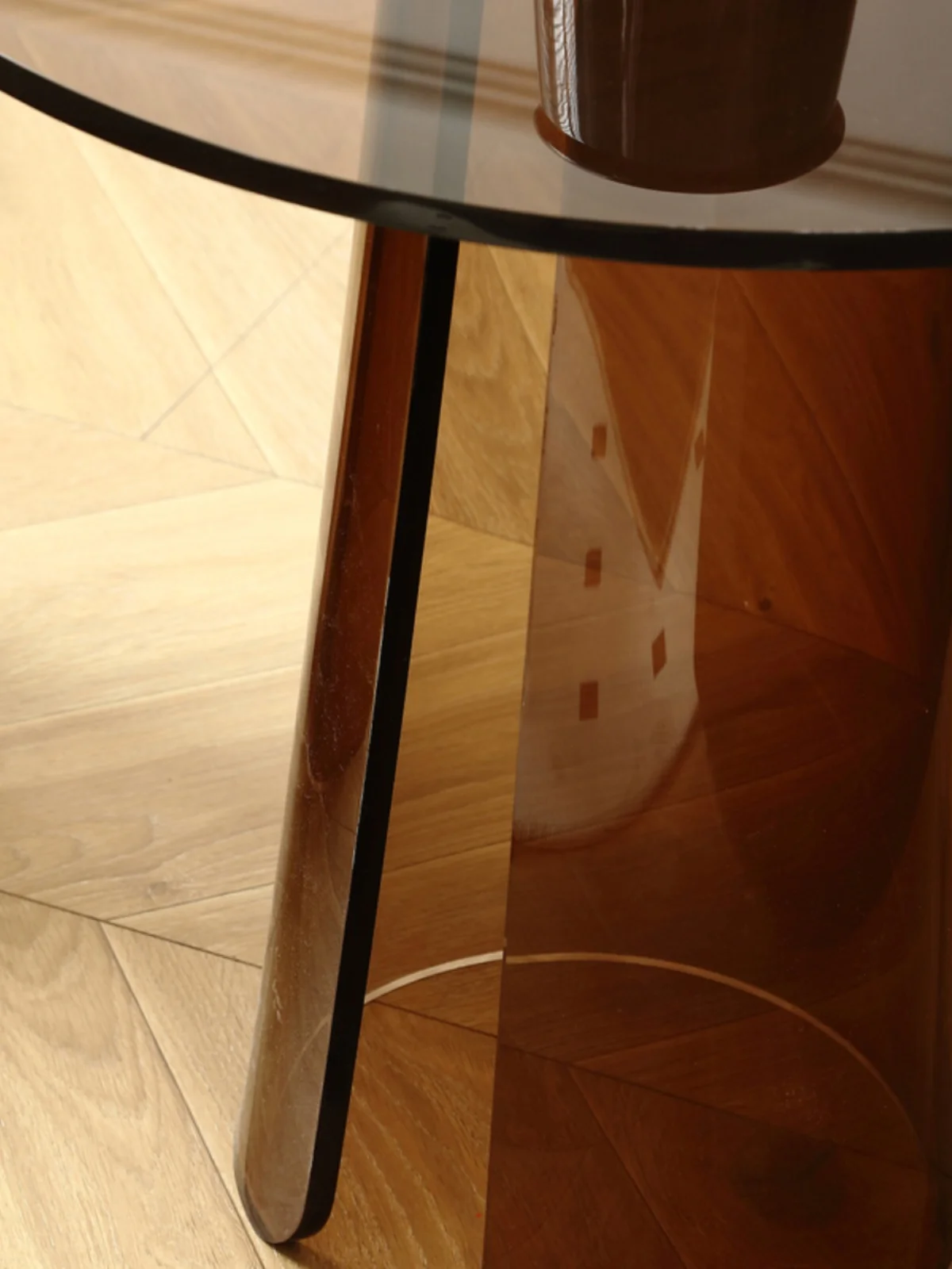 Factory Direct Sales Plexiglass Lucite Crystal Grey Acrylic Round Coffee Tea End Table for Livingroom Bedroom