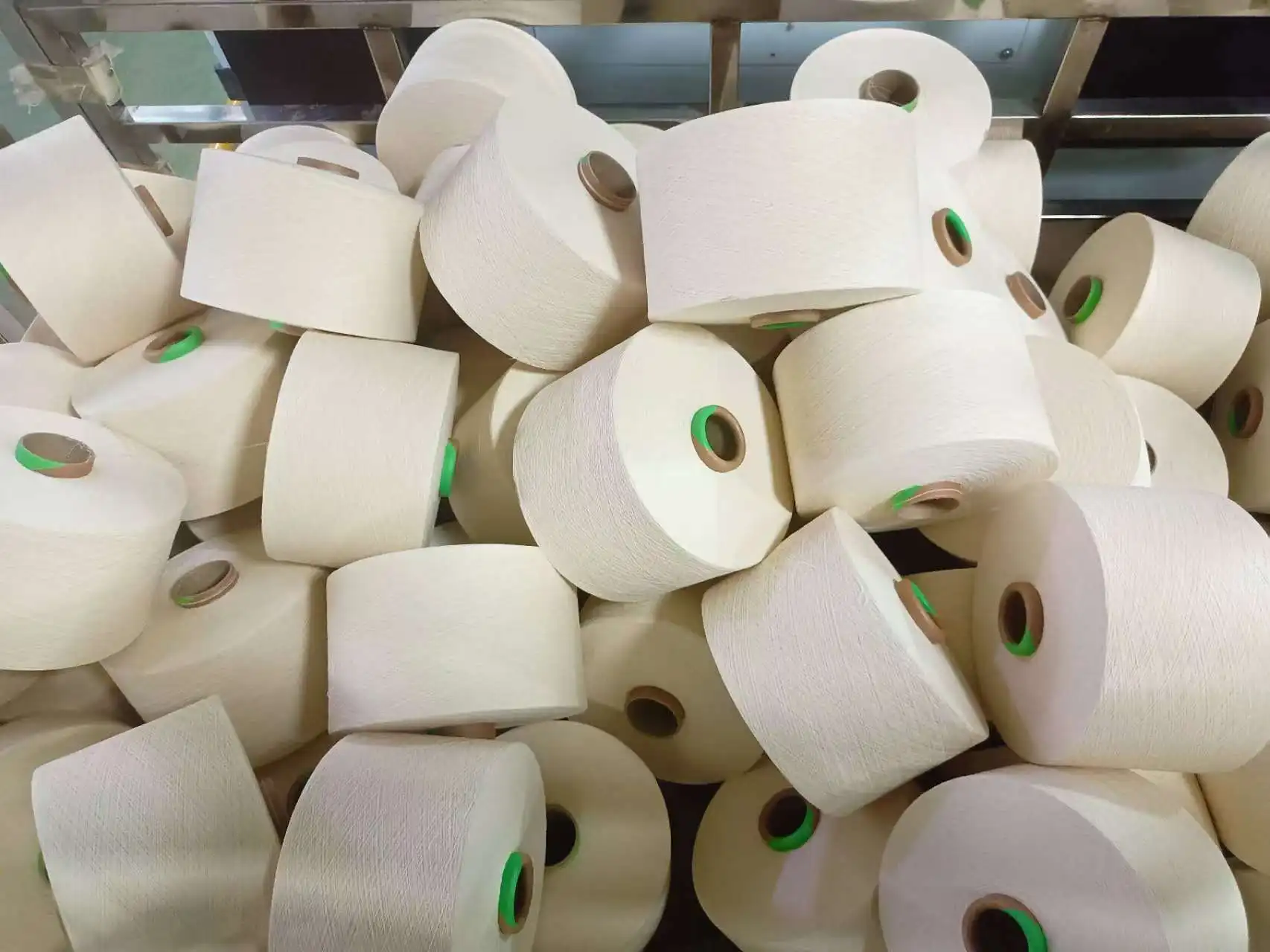 Open End Yarn 100% Natural Cotton Open End Polyester / Cotton Carded From Ne 10 To Ne 32