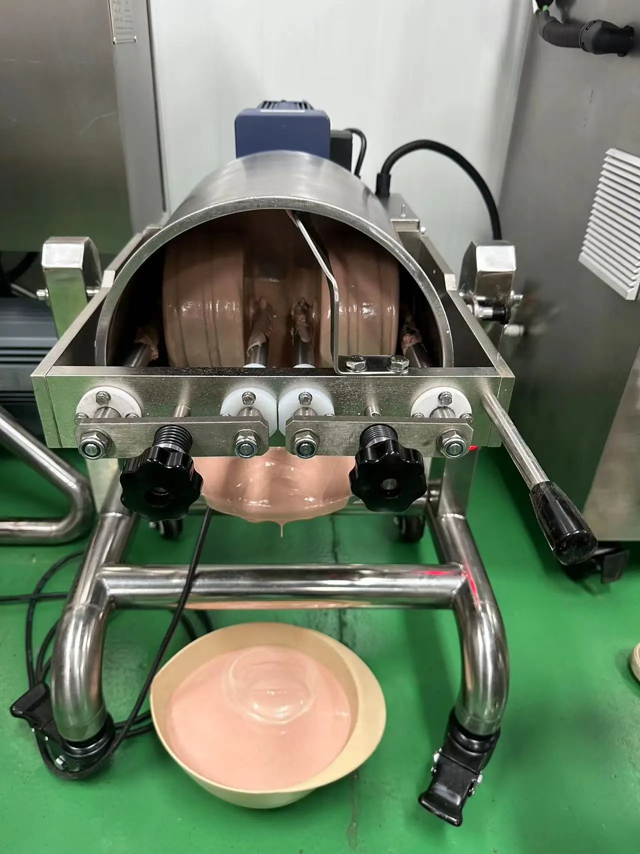 LST sss stainless 10/25 L Small chocolate melanger chocolate grinding machine for cocoa pistachio nuts