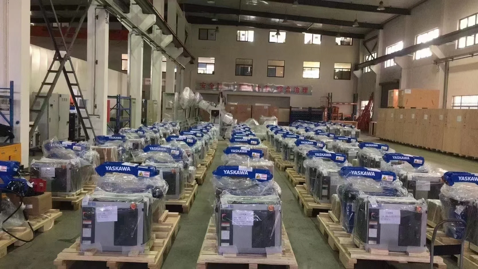 Reduce labor costs Instead of 3-5 manual workers Improve work efficiency Yaskawa welding automatic robot