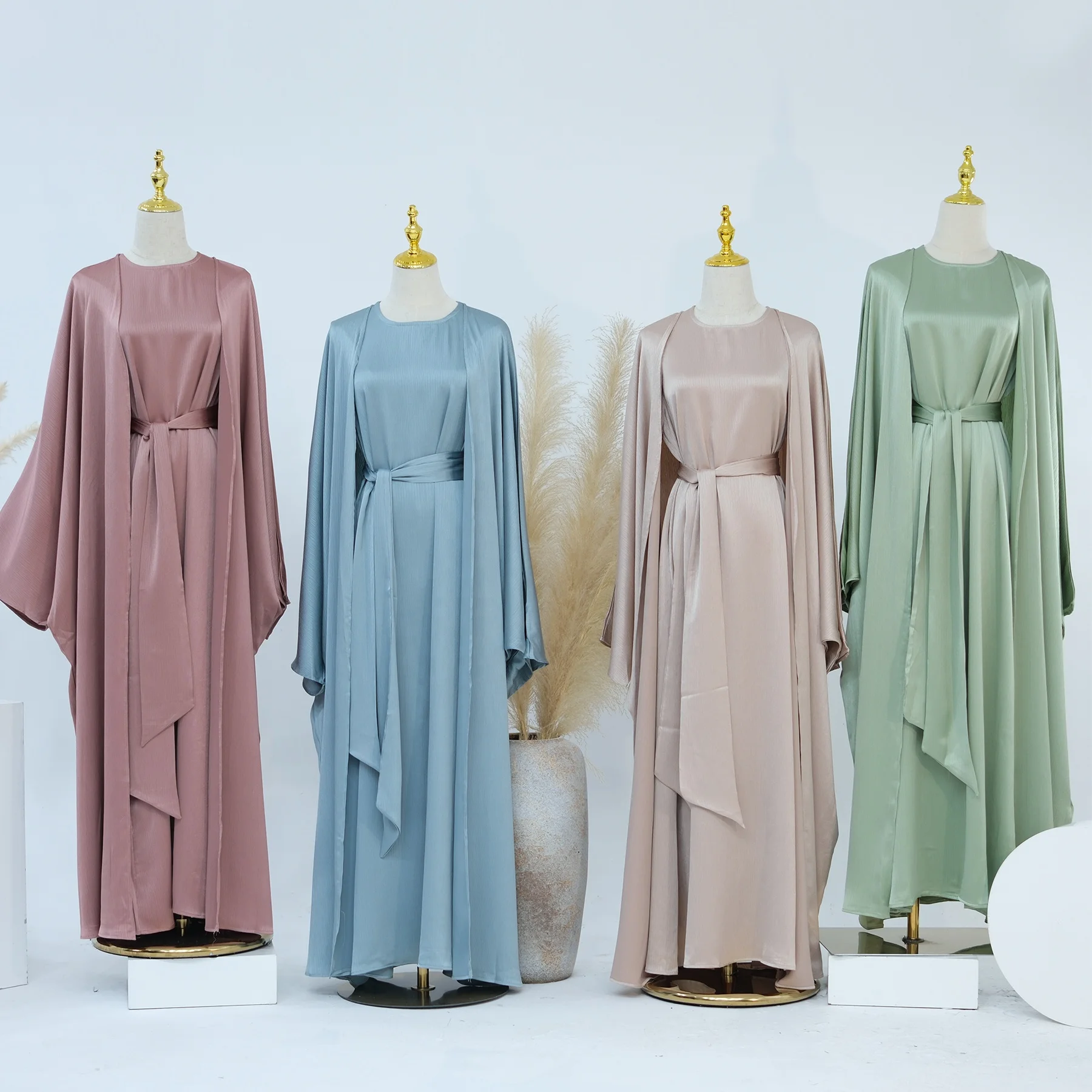 2024 OEM ODM Abaya, высококачественный роскошный комплект из 2 предметов, платье-макси с шиммером, атласное платье-комбинация, широкий пояс и открытая абайя