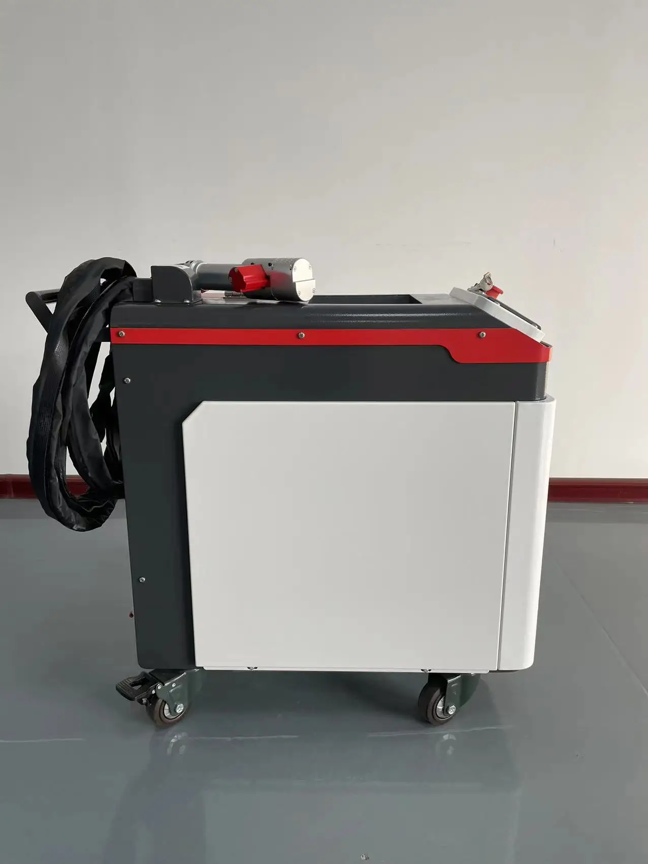 500W cabinet Handheld  laser cleaning machine Air Cooled Luggage Suitcase Type Portable Rust Paint Oil Removal Device