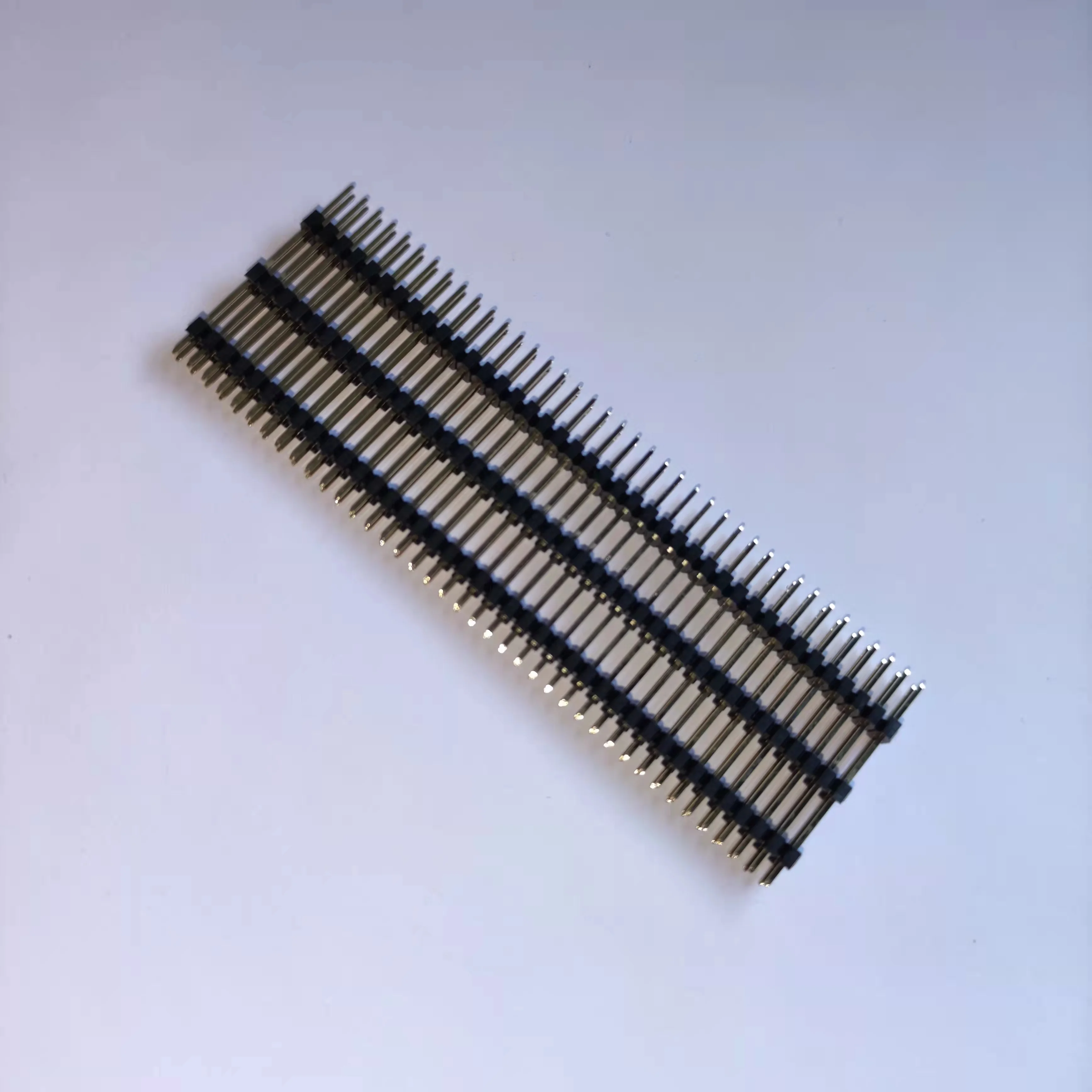 Штырьковый разъем 2,0 шаг три пластиковые двухрядные от 2 до 40 контактов L26.1mm DIP прямые