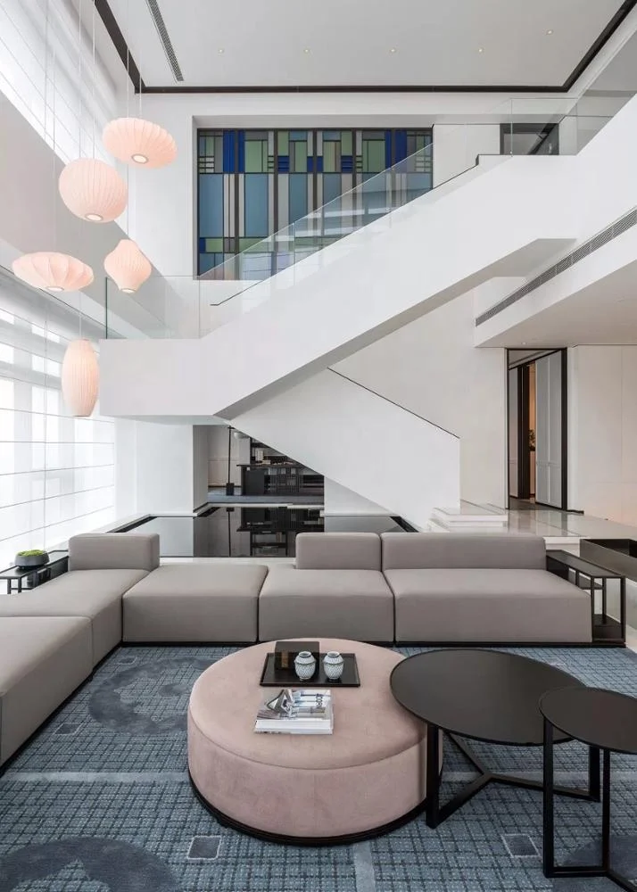 5-Star Modern Solid Wood Bedroom Set for Hotels and Guest Houses Luxury Foshan Manufacture for Living Room and Apartment