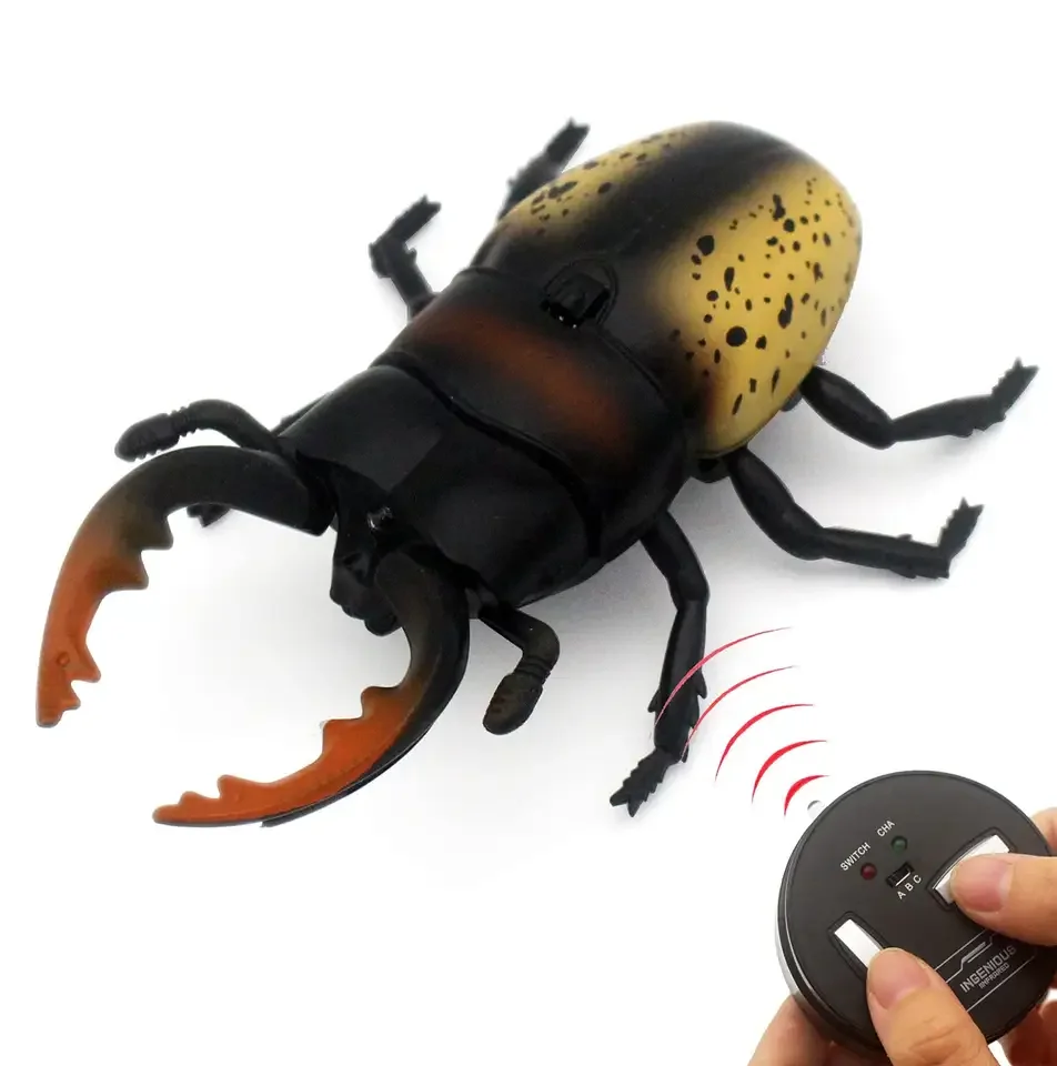 Factory Hot Sales Insects Simulation Ladybug Inductive RC Plastic Toy Realistic Infrared Remote Control For Kids Games Toys