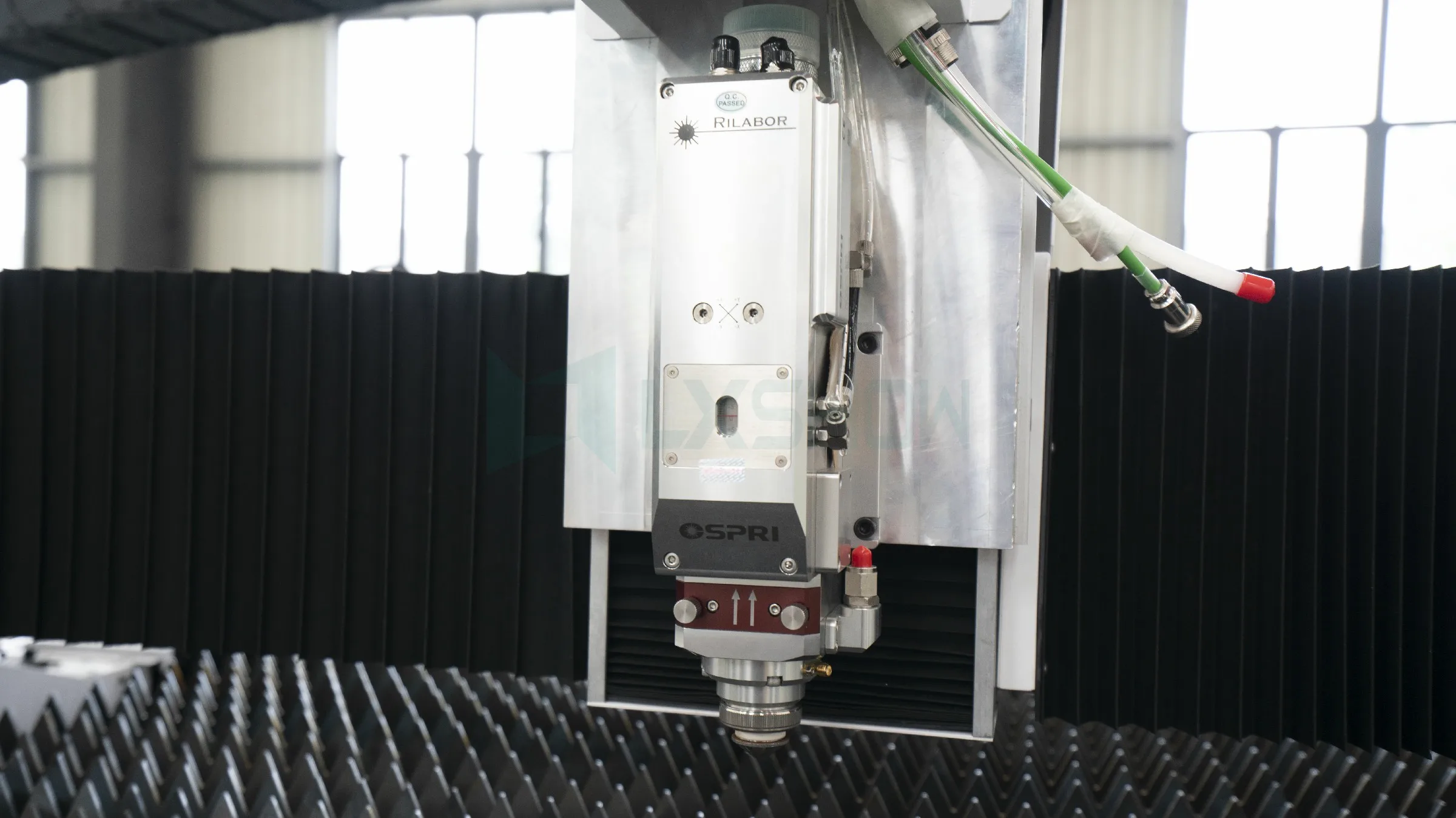 High quality laser plate and tube integrated cutting machine carbon steel 1530 fiber laser metal cutting machines