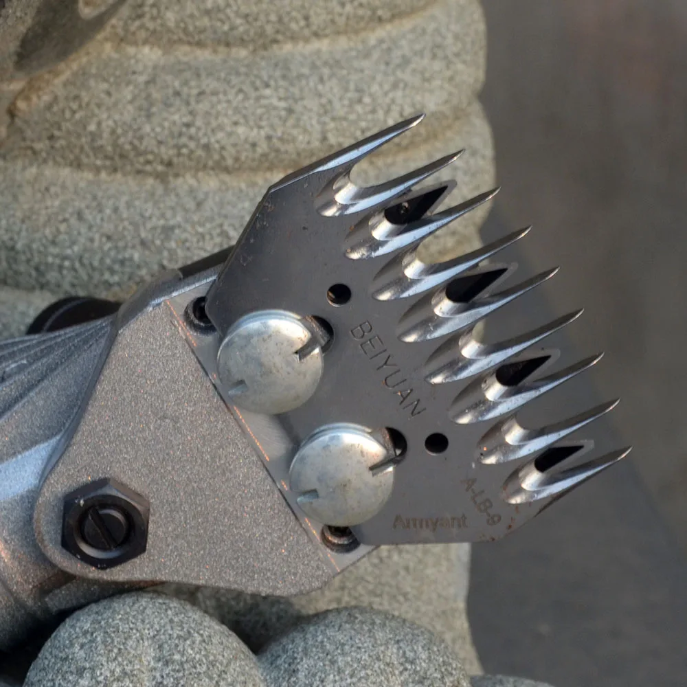 SY28 Sheep Shears Cordless Professional Rechargeable Shearing Clipper 21V with 6 Speed and 2 Lithium Batteries