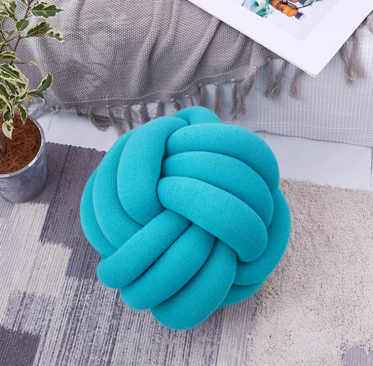 Handmade Chunky Yarn Knitted Knotted Cushion Polyester Filling Tube Home Luxury Decorative Throw Pillows Home Decor Knot Pillow