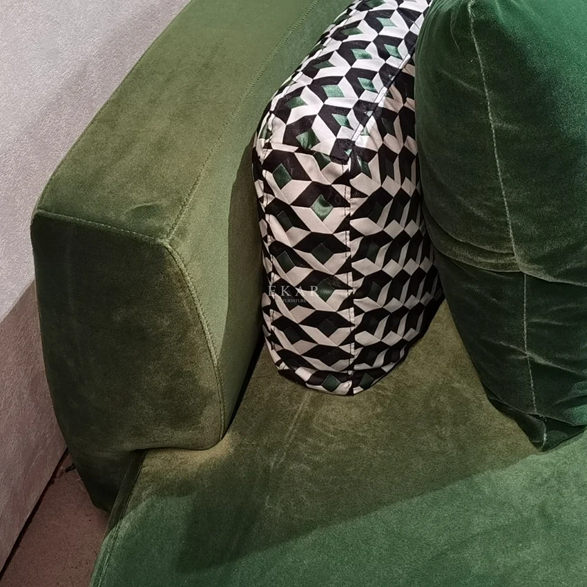 Nordic Designer Unique Banana Shape Curved Sofa Light Luxury Couch Living Room Furniture Moon Customizable Velvet Sofa
